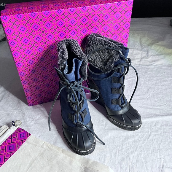 TORY BURCH Fairfax Shearling-Lined Wedge Boot (NIB) - Picture 2 of 6